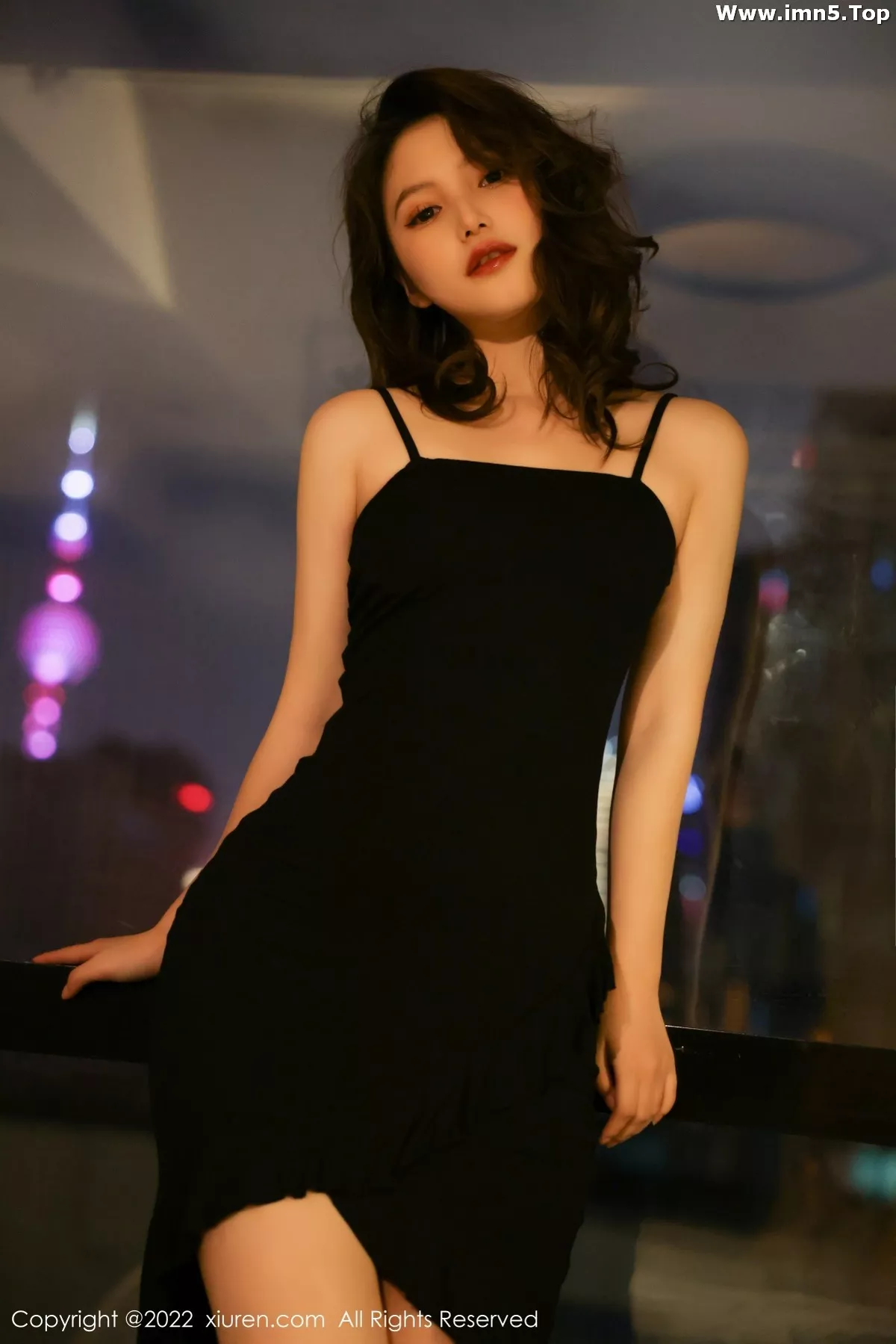 [XiuRen秀人网]No.4618_模特你的兔妹妹性感黑色连衣裙秀完美身材浑圆翘臀诱惑写真60P