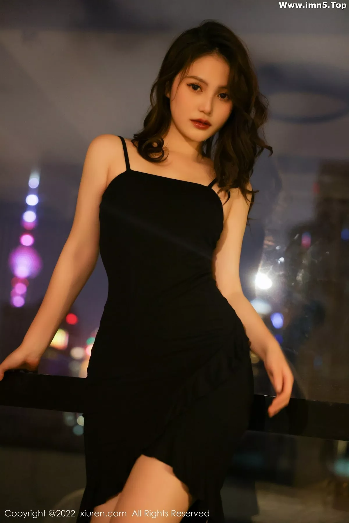 [XiuRen秀人网]No.4618_模特你的兔妹妹性感黑色连衣裙秀完美身材浑圆翘臀诱惑写真60P