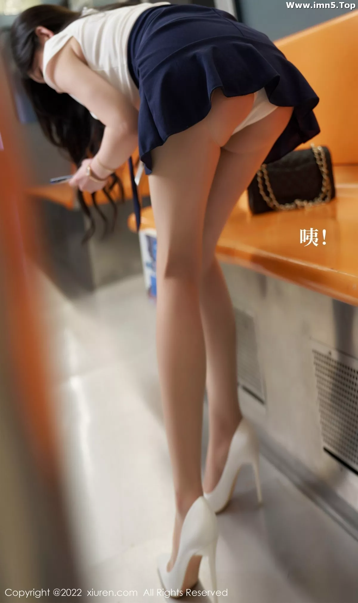 [XiuRen秀人网]No.4979_女神周于希Sally地铁故事主题性感连衣短裙秀美腿迷人诱惑写真80P
